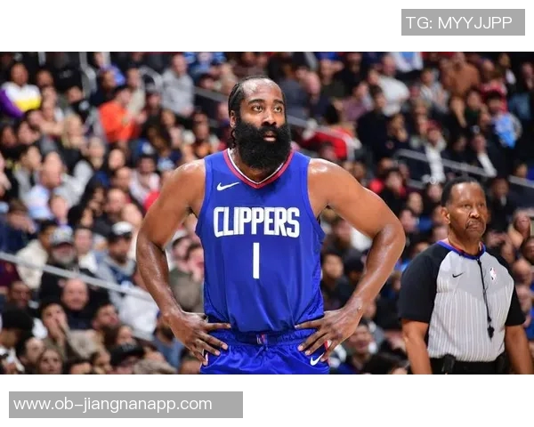 快船四连败期间哈登数据亮眼却命中率低迷引发关注