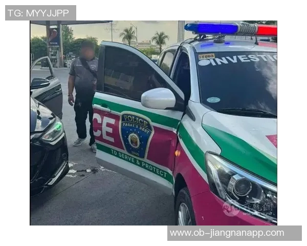 警察拦停步行者卡姆琼斯未停车逃逸引发追逐最终被捕 警察拦停步行者卡姆琼斯未停车逃逸引发追逐最终被捕