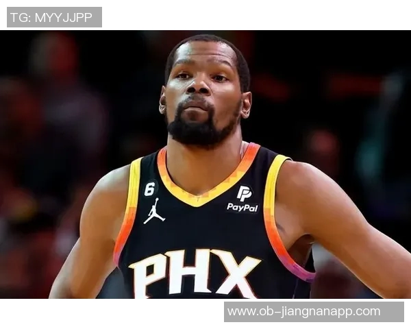 黄蜂主帅强调核心与辅助阵容搭配的重要性并透露未来将进行调整